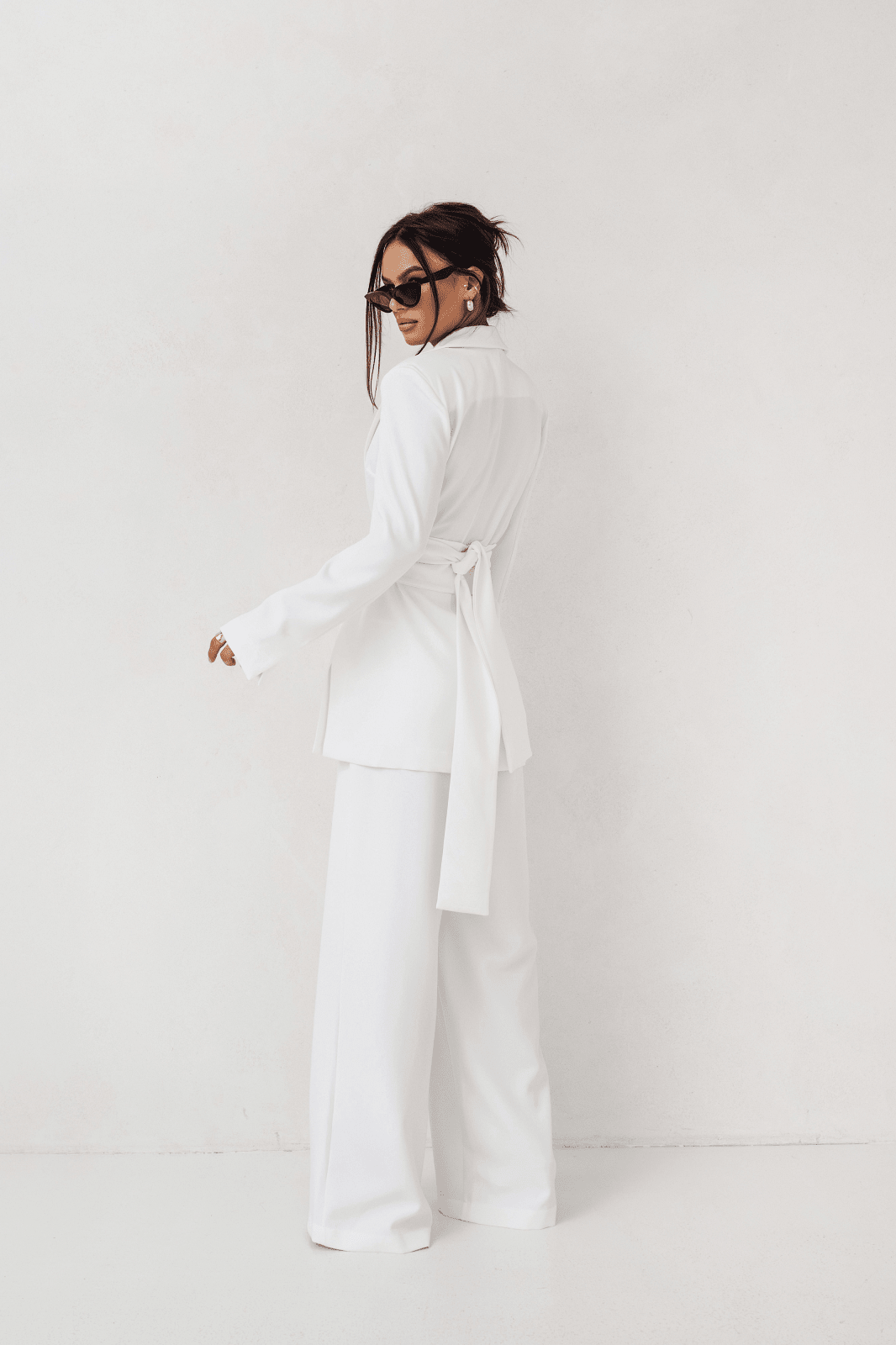 Дамски костюм EMMA от две части – Елегантно сако и панталон в екрю цвят LaBalancia Roberto Fashion Store Shirt 5907378508587 S/M