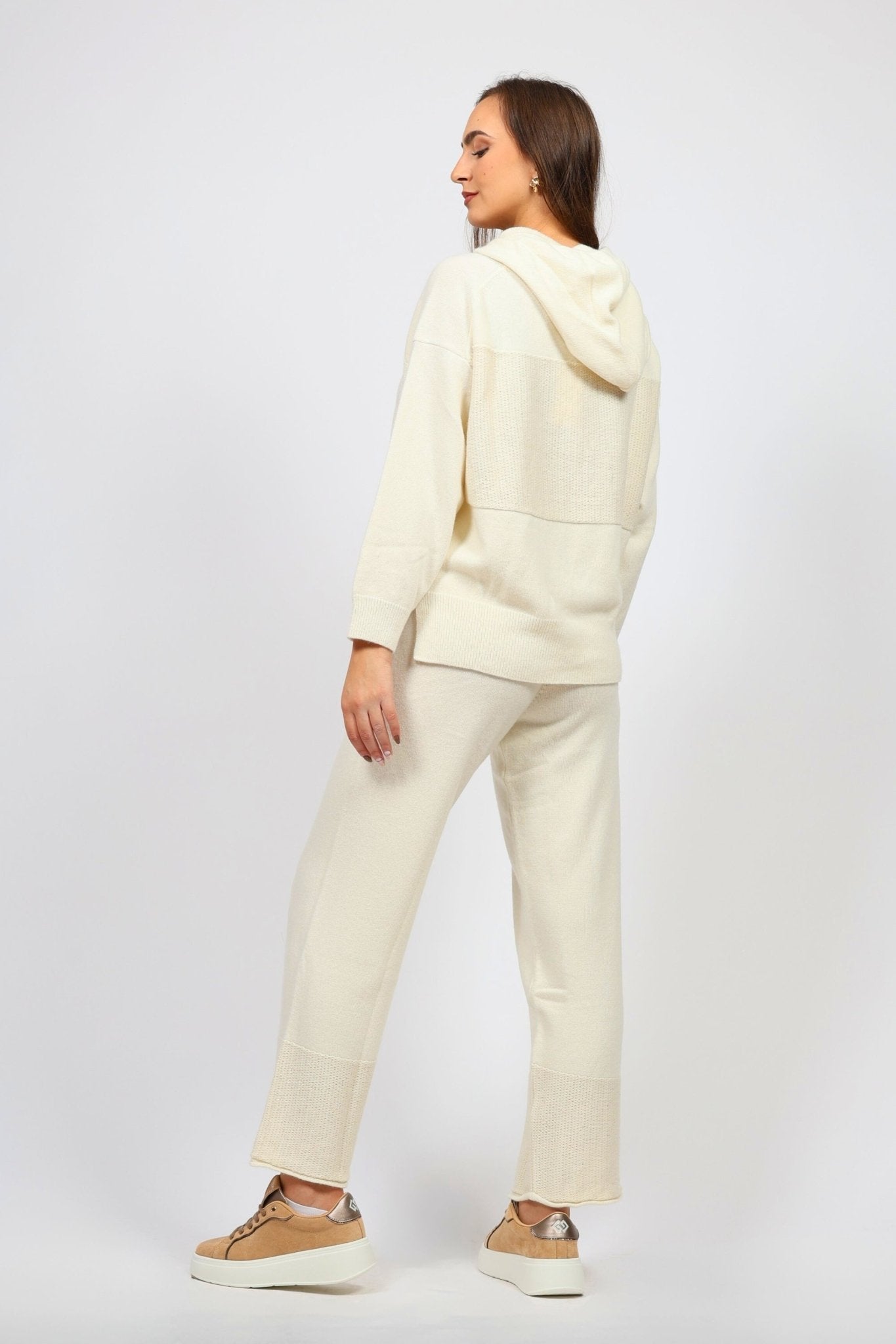 Дамски Спортен Плетен Комплект от 2 части, Бял Serianno Collection S Roberto Fashion Store Set SER1611SETWHICSHS S Бял