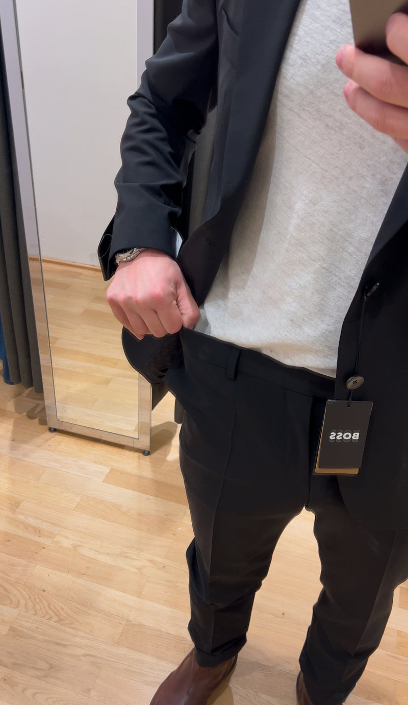 Standard fit, oversized pants and long-sleeved jacket