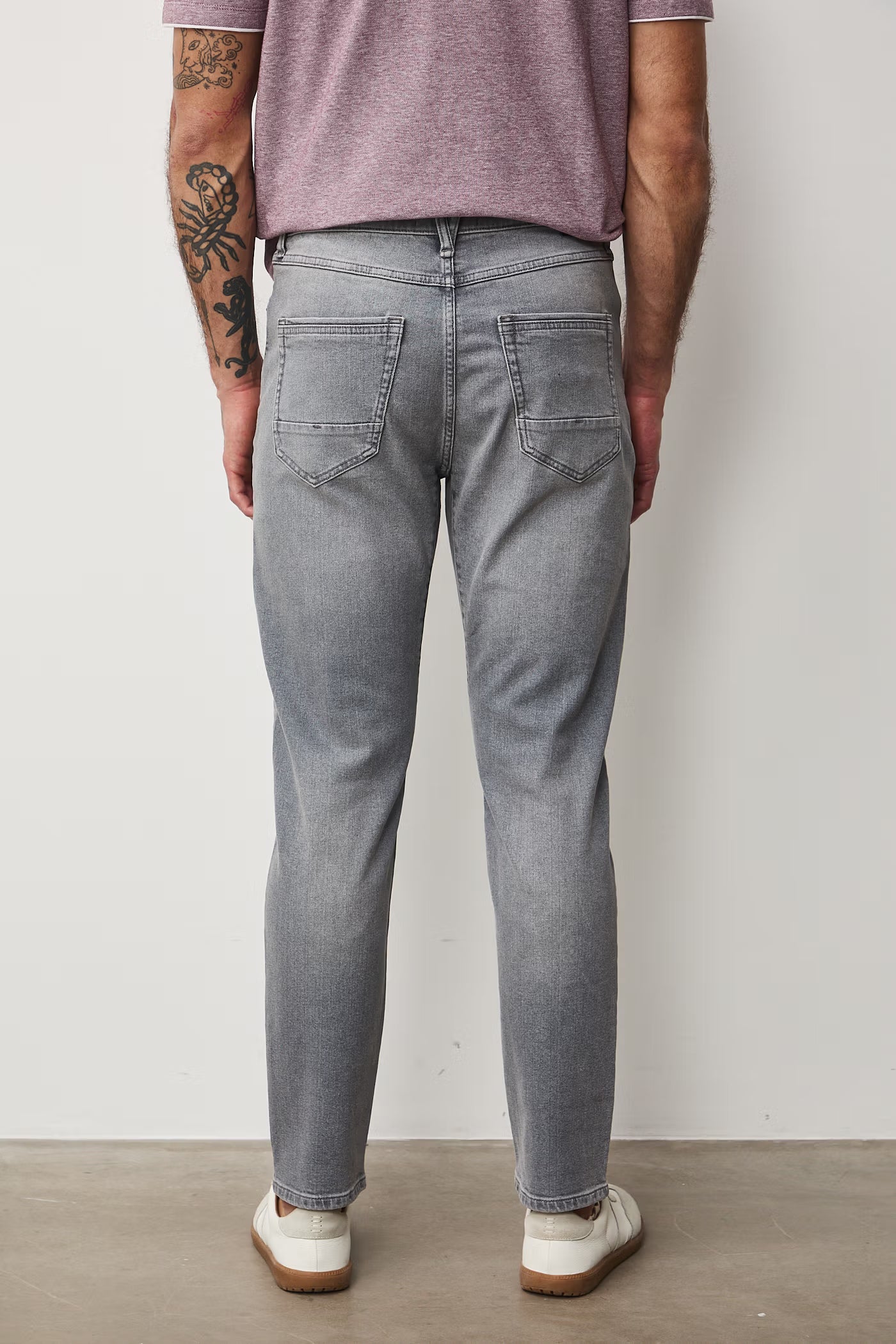 Мъжки дънки с "Tapered" кройка в сив цвят