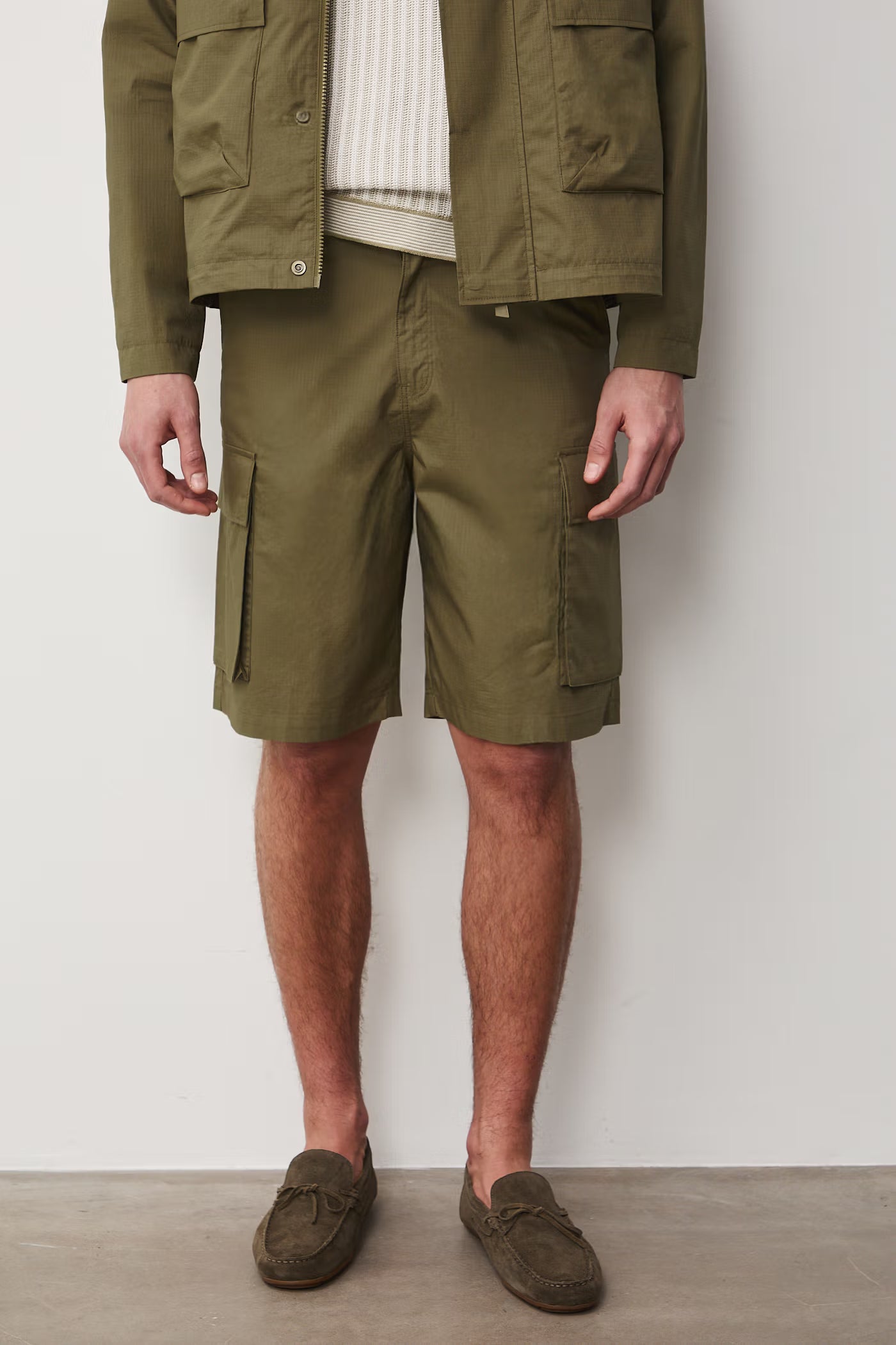 Мъжки карго панталони с джобове" в кхаки цвят