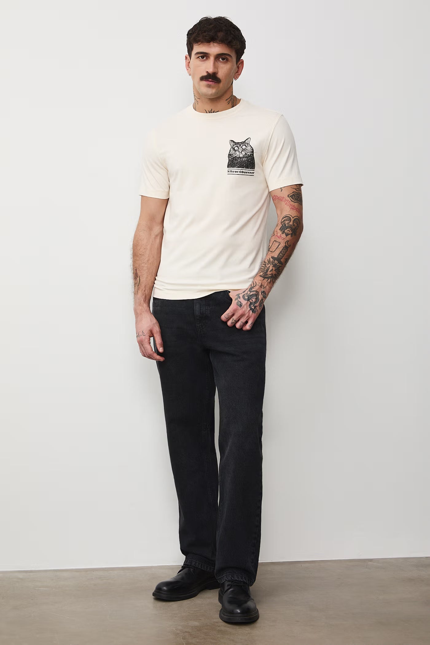 Мъжка тениска с абстрактен арт принтирана котка в бежов цвят