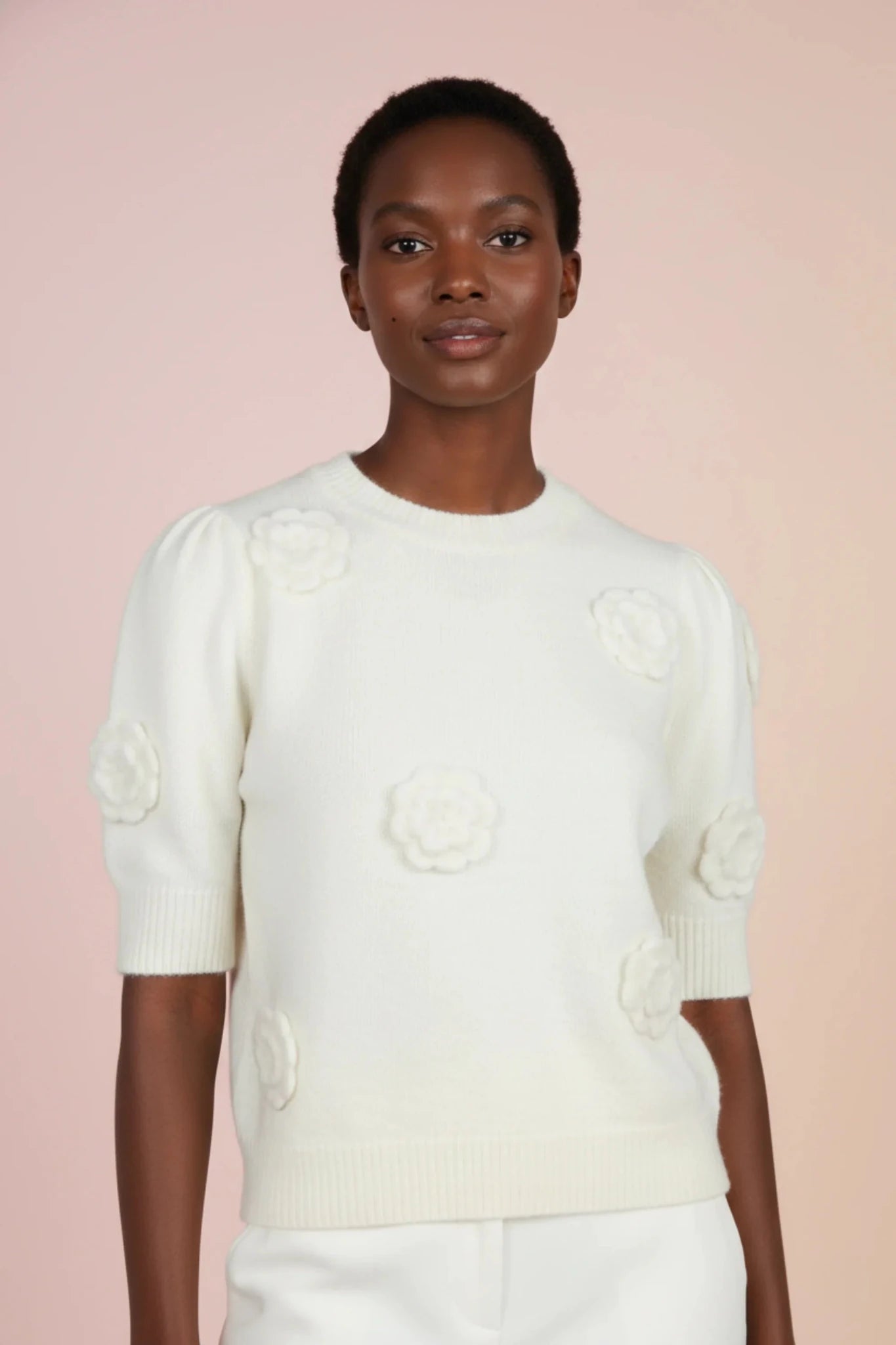 Дамски Пуловер на цветя, Бежов Roberto Fashion Roberto Fashion Store Sweater JNJ0202SWEWHIFLOTU TU