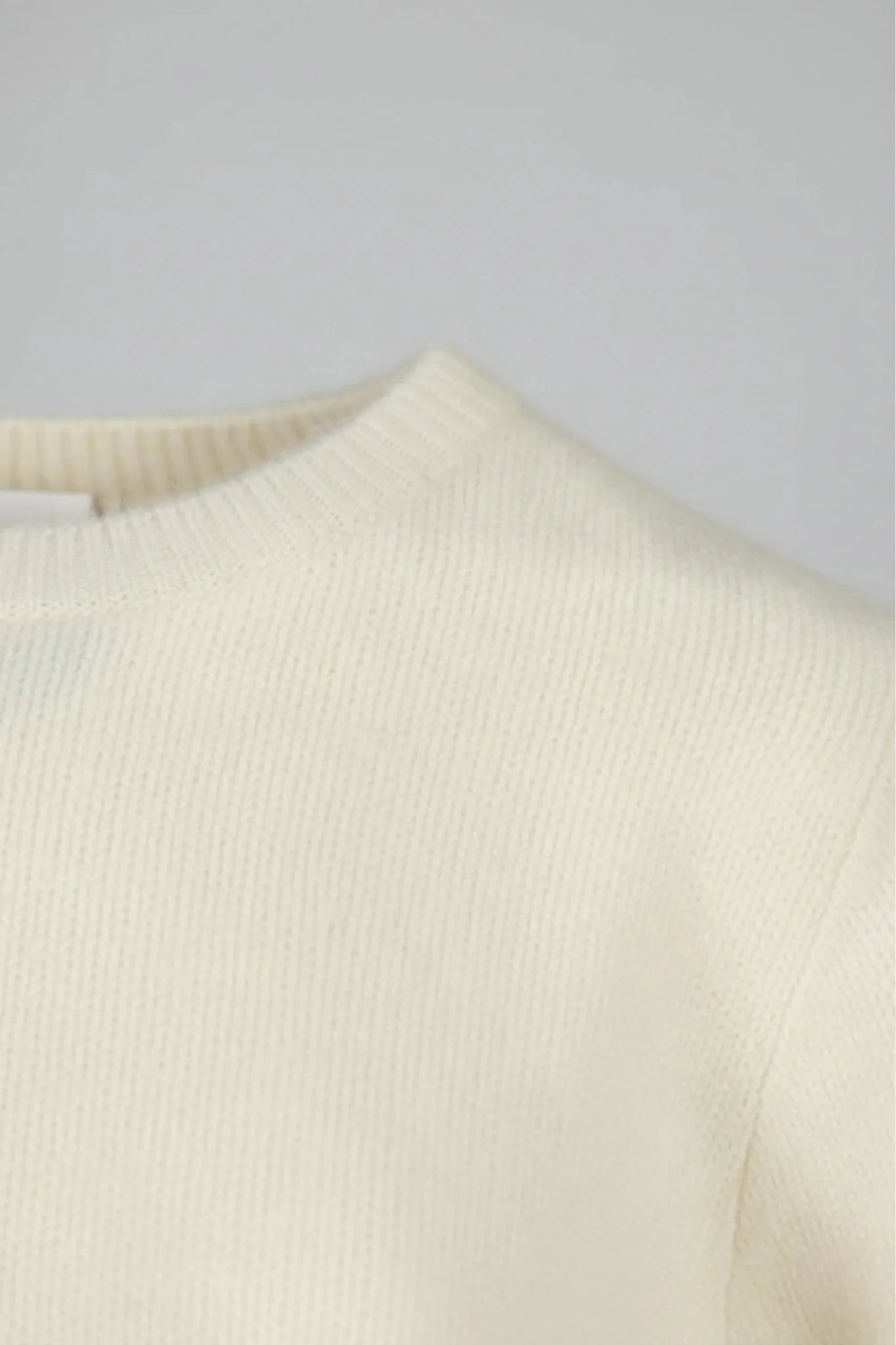 Дамски Пуловер с къса кройка, Бял Roberto Fashion Roberto Fashion Store Sweater JNJ0202SWEBEIKNITU TU