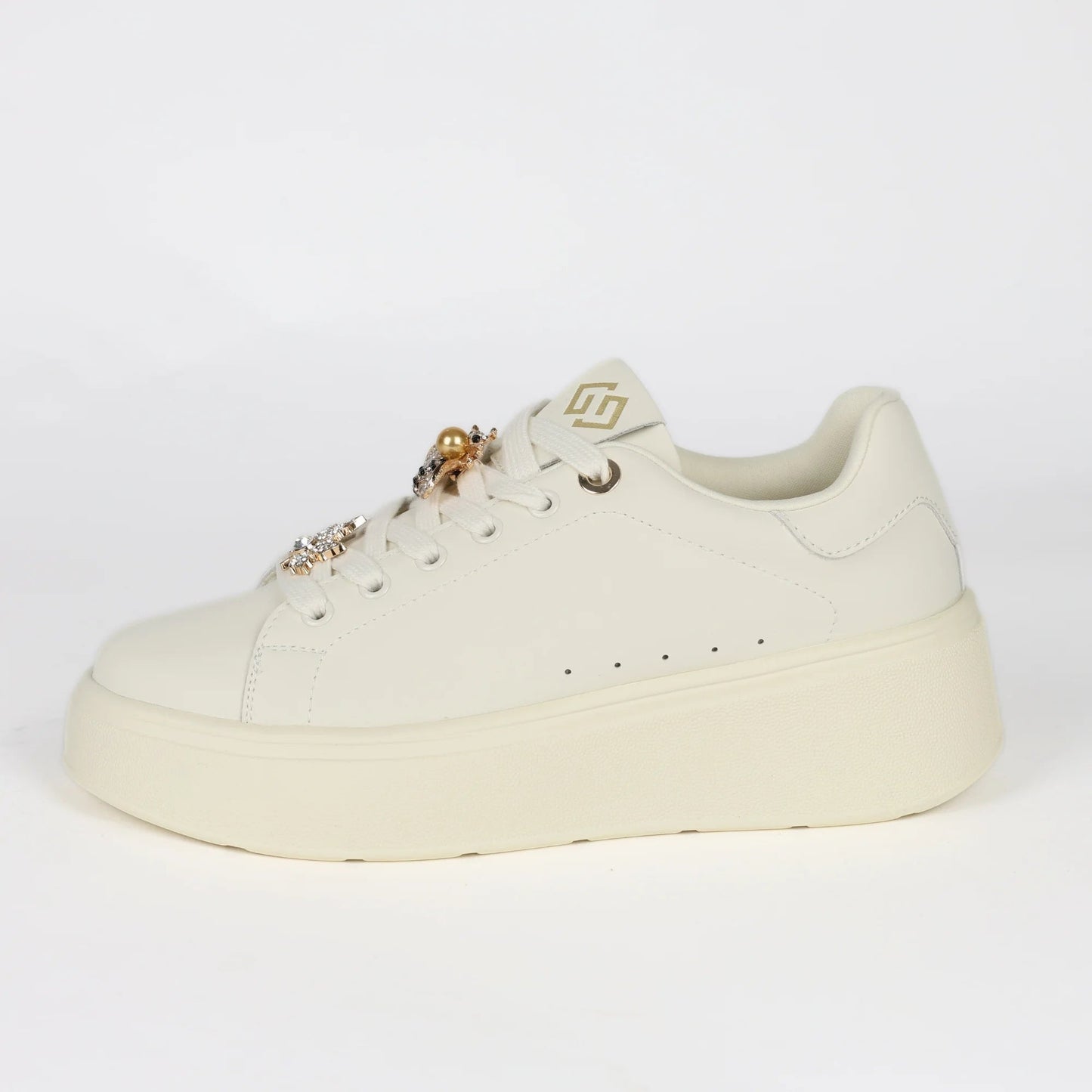 Дамски Сникърси с брошки, Бял Gold 'n Gold Roberto Fashion Store Sneakers GNG1012SNKWHIBRC36 36