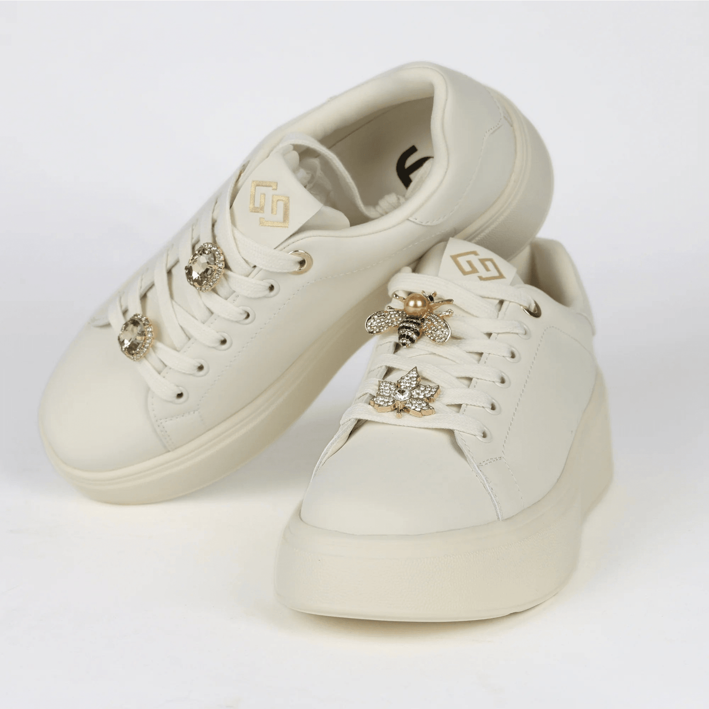 Дамски Сникърси с брошки, Бял Gold&Gold Roberto Fashion Store Sneakers GNG1012SNKWHIBRC36 36