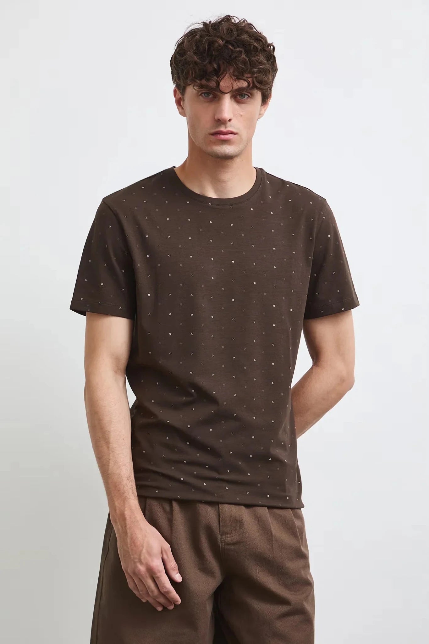Кафява мъжка тениска слим кройка с дребен принт Medicine Roberto Fashion Store T-shirt RW26-TSM011-89A-S S