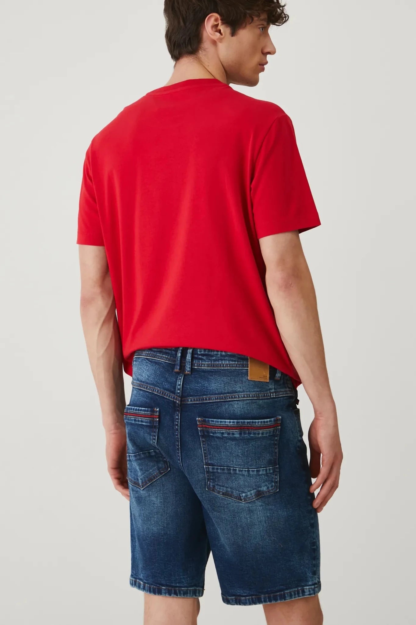 Мъжки къси дънки за всякакви поводи в тъмносин цвят Medicine Roberto Fashion Store Jeans RS25-SZM075-55J-31 31