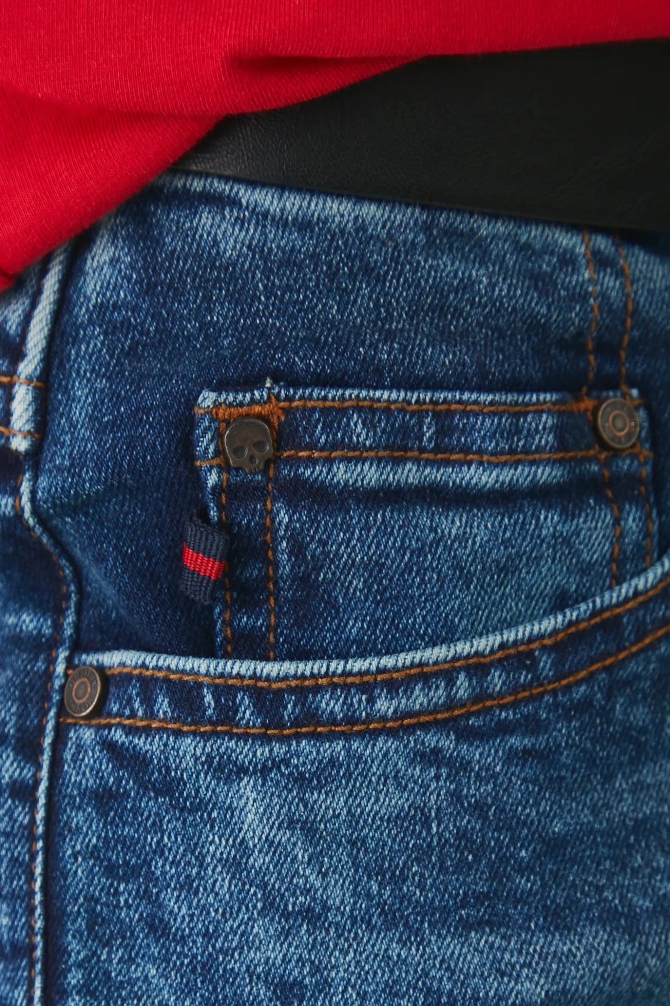 Мъжки къси дънки за всякакви поводи в тъмносин цвят Medicine Roberto Fashion Store Jeans RS25-SZM075-55J-31 31